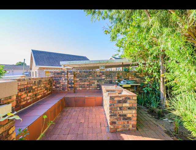 4 BEDROOM HOUSE FOR SALE IN RESERVOIR HILLS